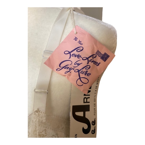 Vintage slip with lace trim & adjustable straps. Sz36 - Picture 11 of 15